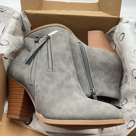 NWT Journee Collection Gray Ankle Booties size 10 - Picture 5 of 6
